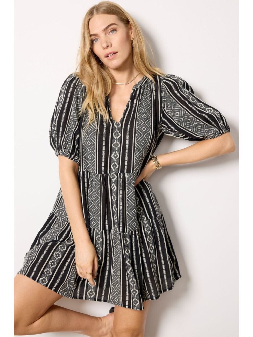 Velvet By Graham & Spencer Black & White Tiered Mini Dress Size Small